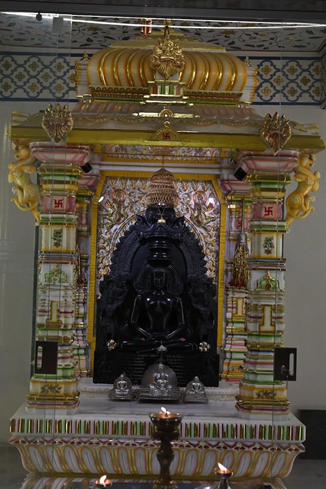 Shree Munisuvratnath Digambar Jain Mandir Banner