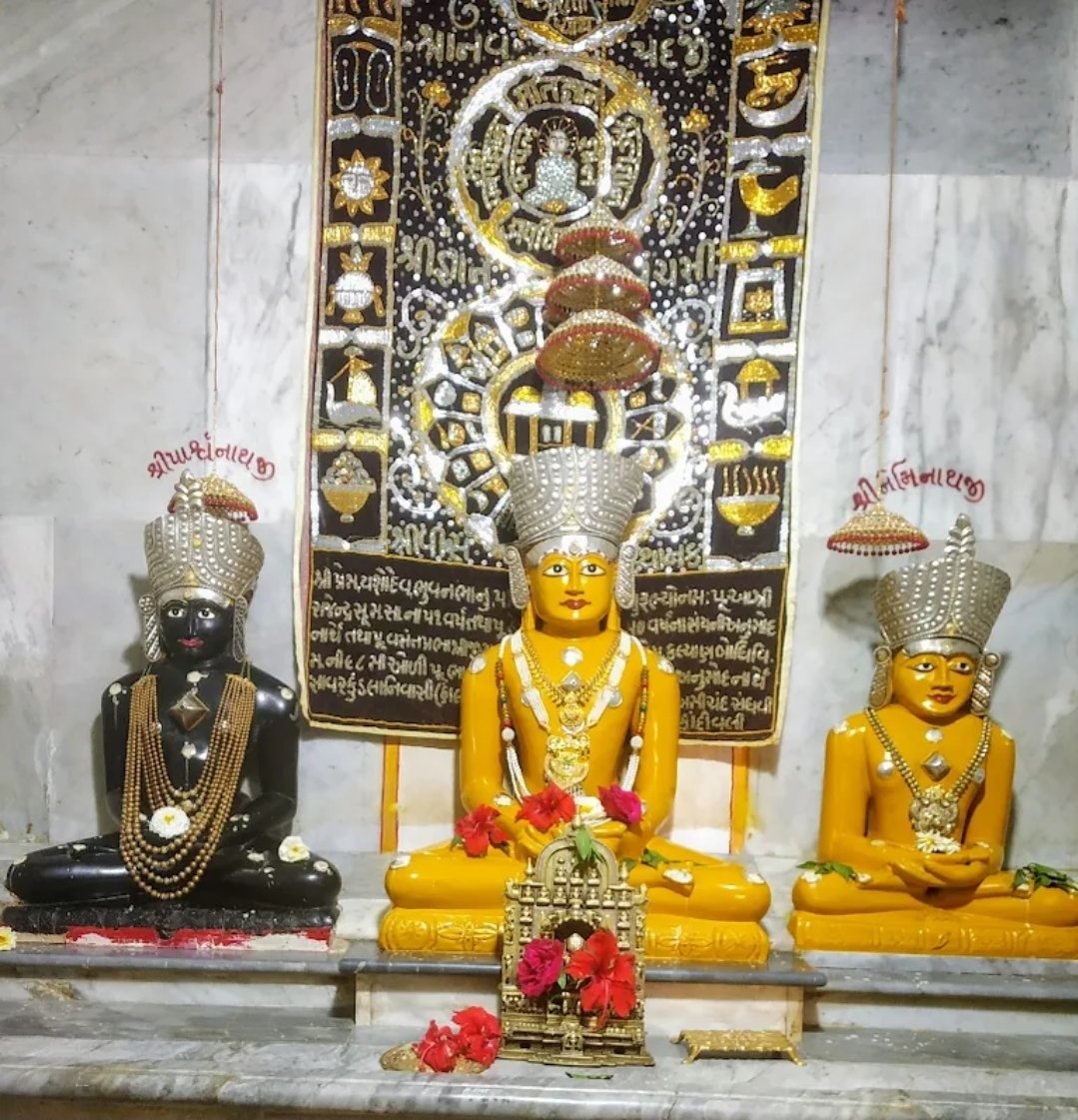 Navlakha Parshwanath Jain Derasar
