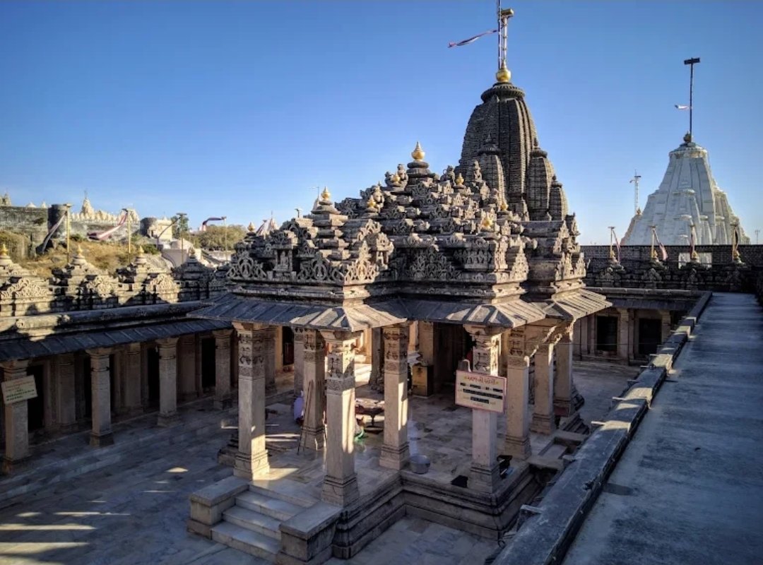 Tirthadhiraj Shatrunjaya Shree Adheshwar Dada Main Temple