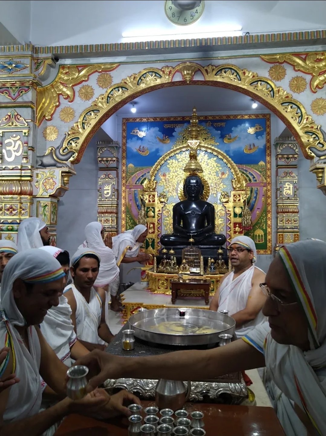 Shree 1008 Chandraprabha Digambar Jain Derasar