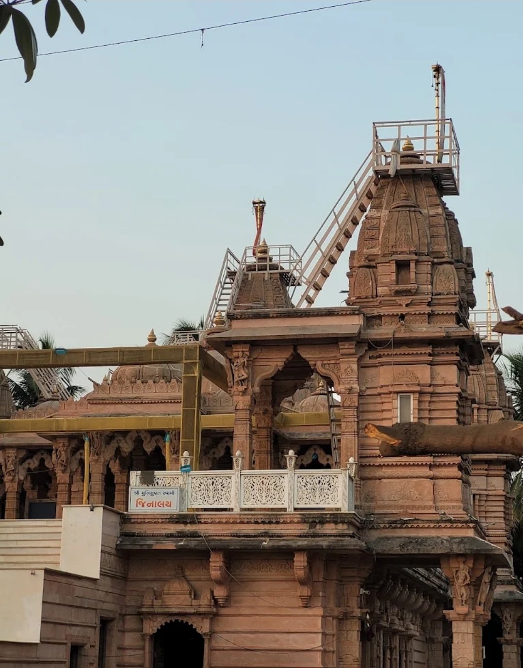 Munisuvrat Swami Navkardham Jain Derasar
