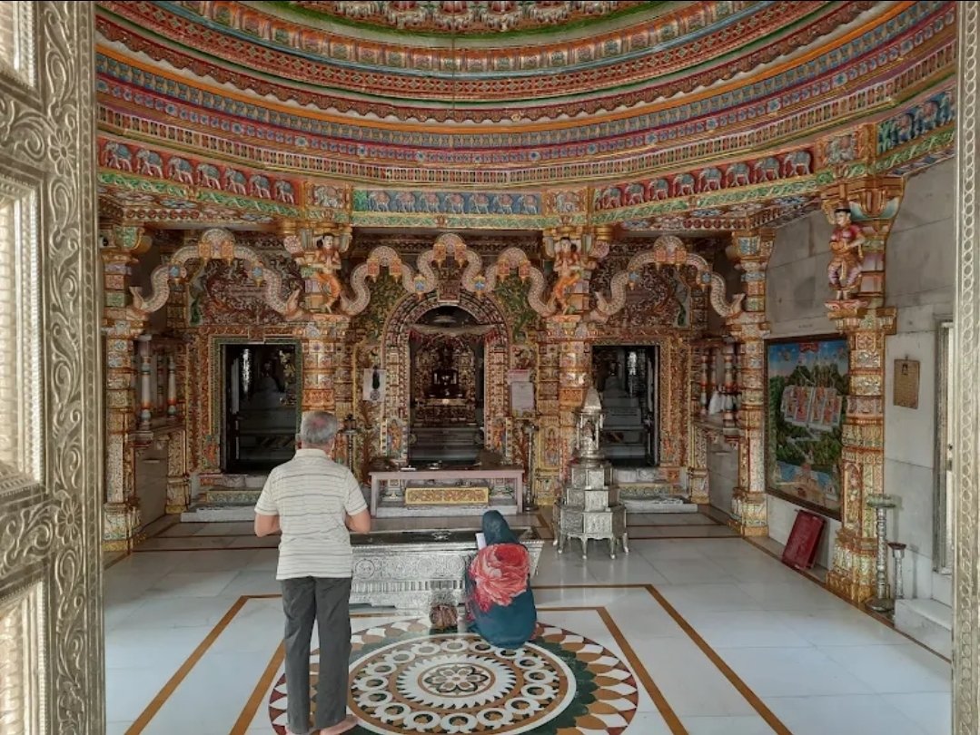 Shree Sambhavnath Jain Derasar