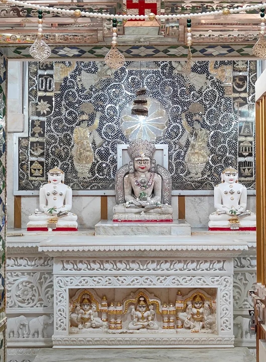 108 Shri Chorvadi Parshwanath Shwetambar Jain Derasar Tirth