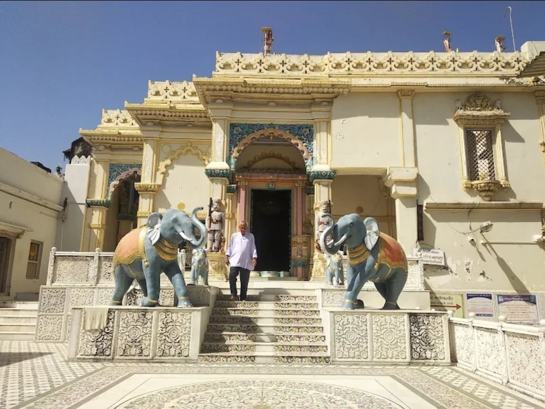 Sheetalnath Swetamber Jain Temple