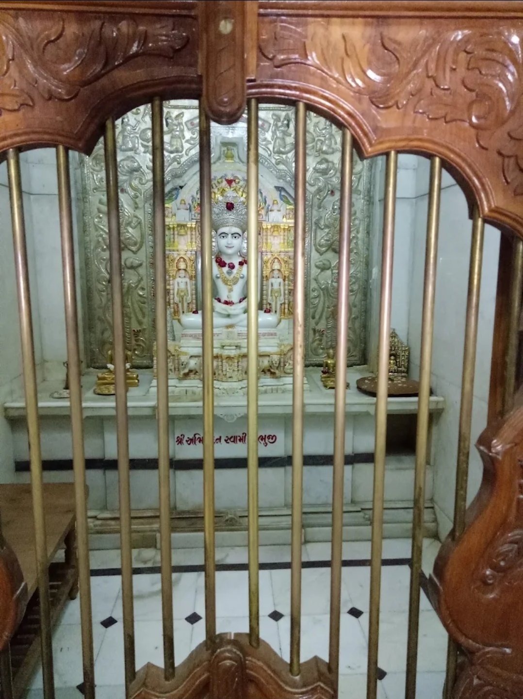 Shree Abhinadan Swami Jain Derasar